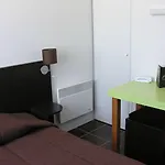 アパートホテル - 3*