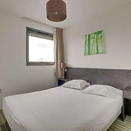 - Apartmanhotel