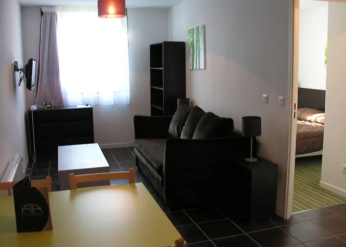 - アパートホテル