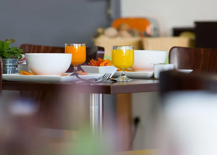 - アパートホテル