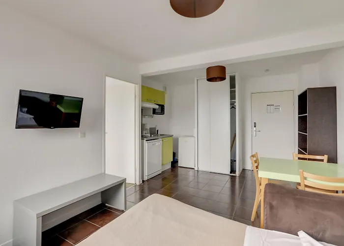 アパートホテル -