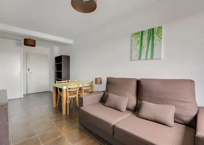 - アパートホテル 3*