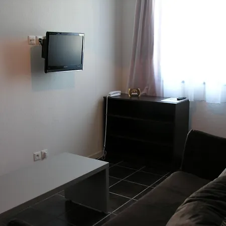 All Suites Appart Hotel - Bordeaux Lac 3*